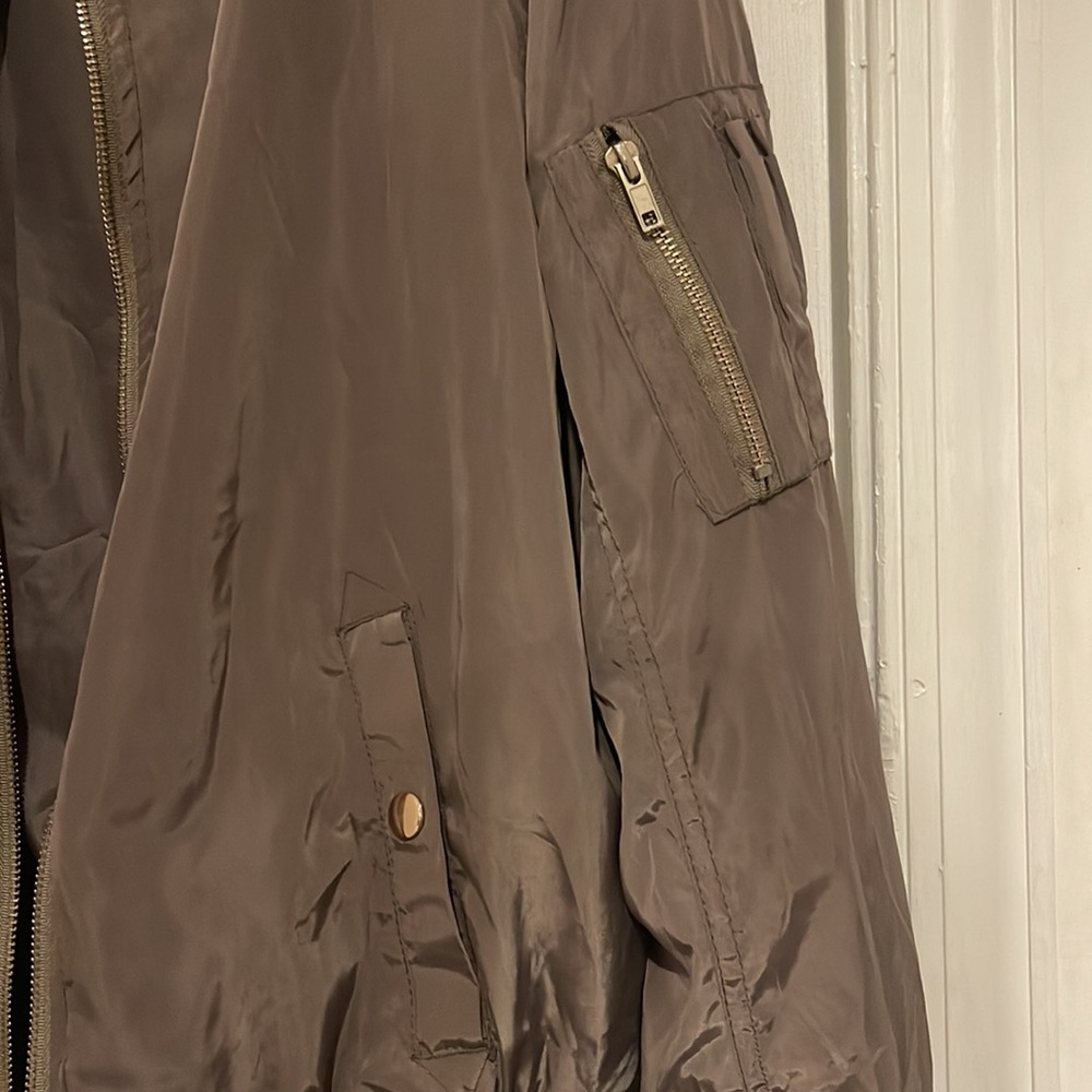 Light Jacket - Picture 4 of 9
